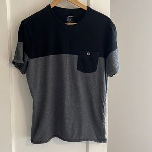 Banana Republic Mens pocket t-shirt. Size medium